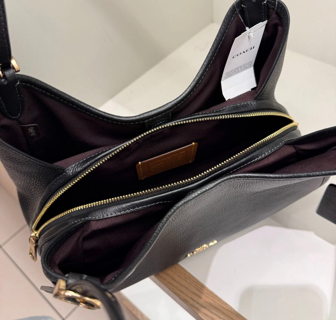Coach Erin Shoulder Bag In Leather/ Gold/Black