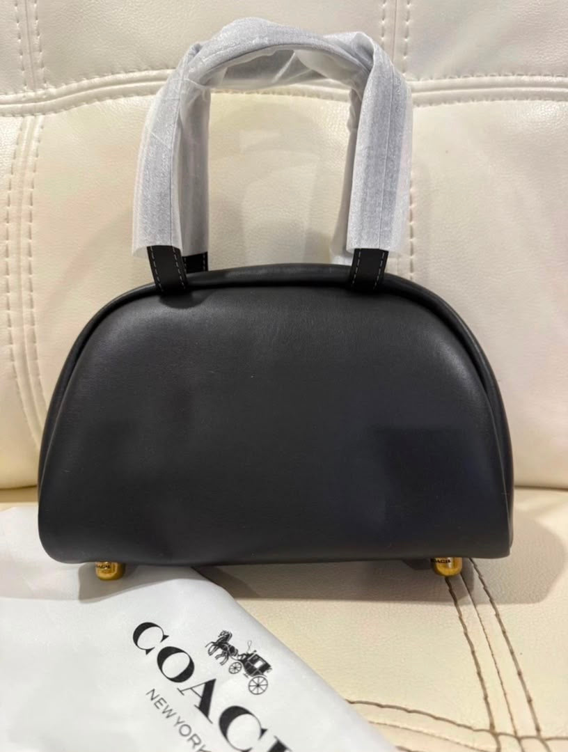 Twin Turnlock Bag 20
Black Leather Shoulder Bag Top
Handle Bag