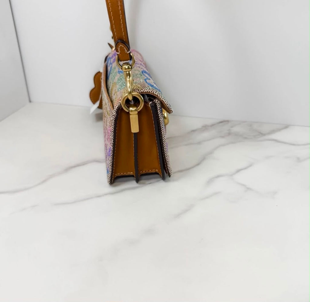 Coach Tabby Shoulder Bag 20 Crystal
Signature Jacquard New