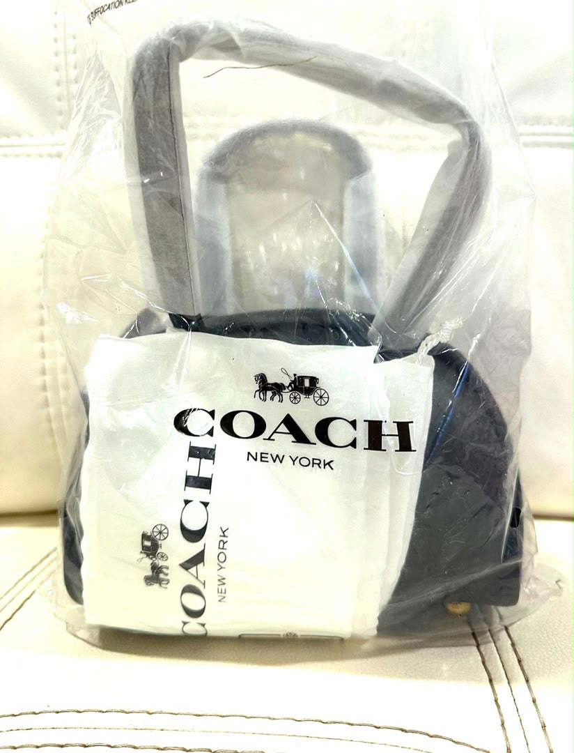 Twin Turnlock Bag 20
Black Leather Shoulder Bag Top
Handle Bag