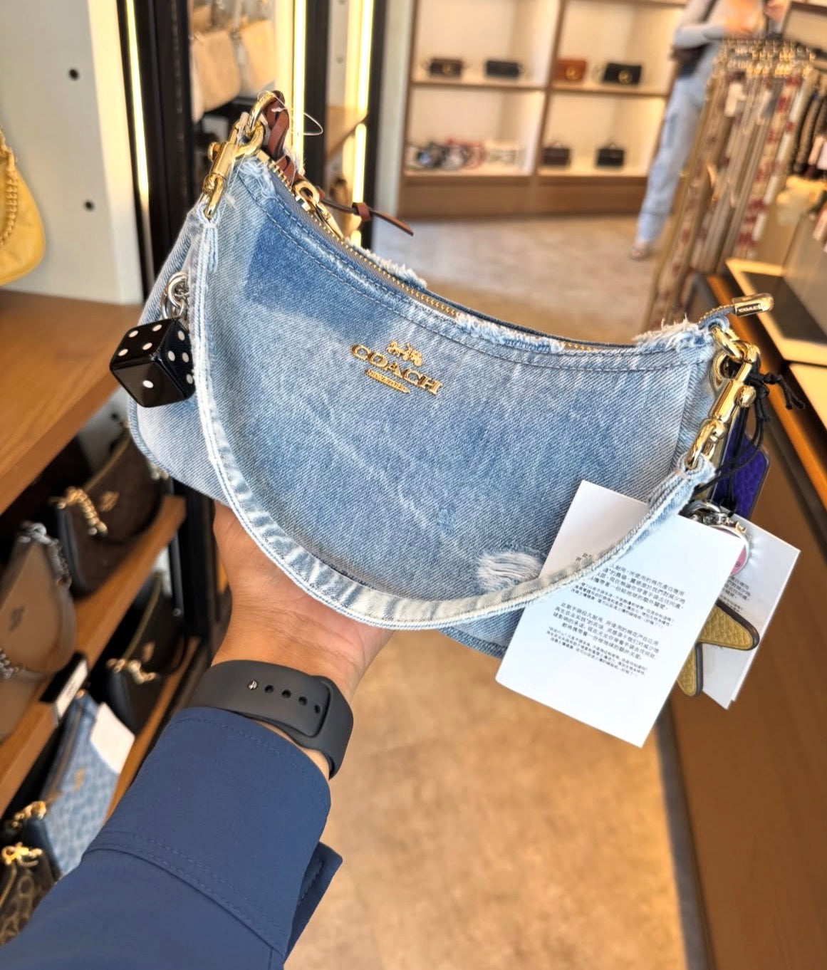 Teri Shoulder Bag In Loved Denim